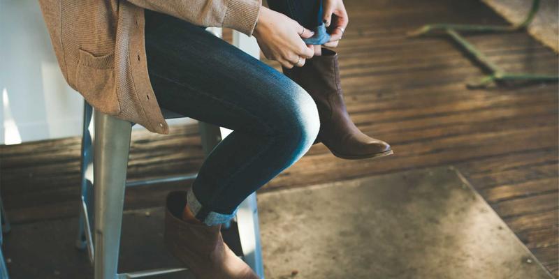 沿海民宿原木风装修难题破解：福建双兴宝特种防潮板材的实践与卓越效果