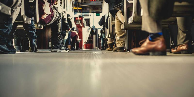 福建双兴宝深度对比解析:如何为您的装饰工程与原木风装修选择理想伙伴?